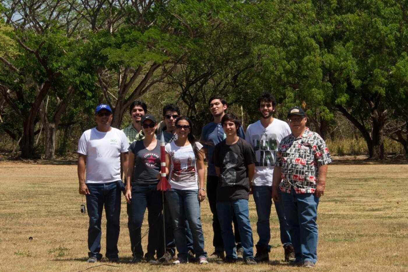 Equipo del GIA en el campo de lanzamiento